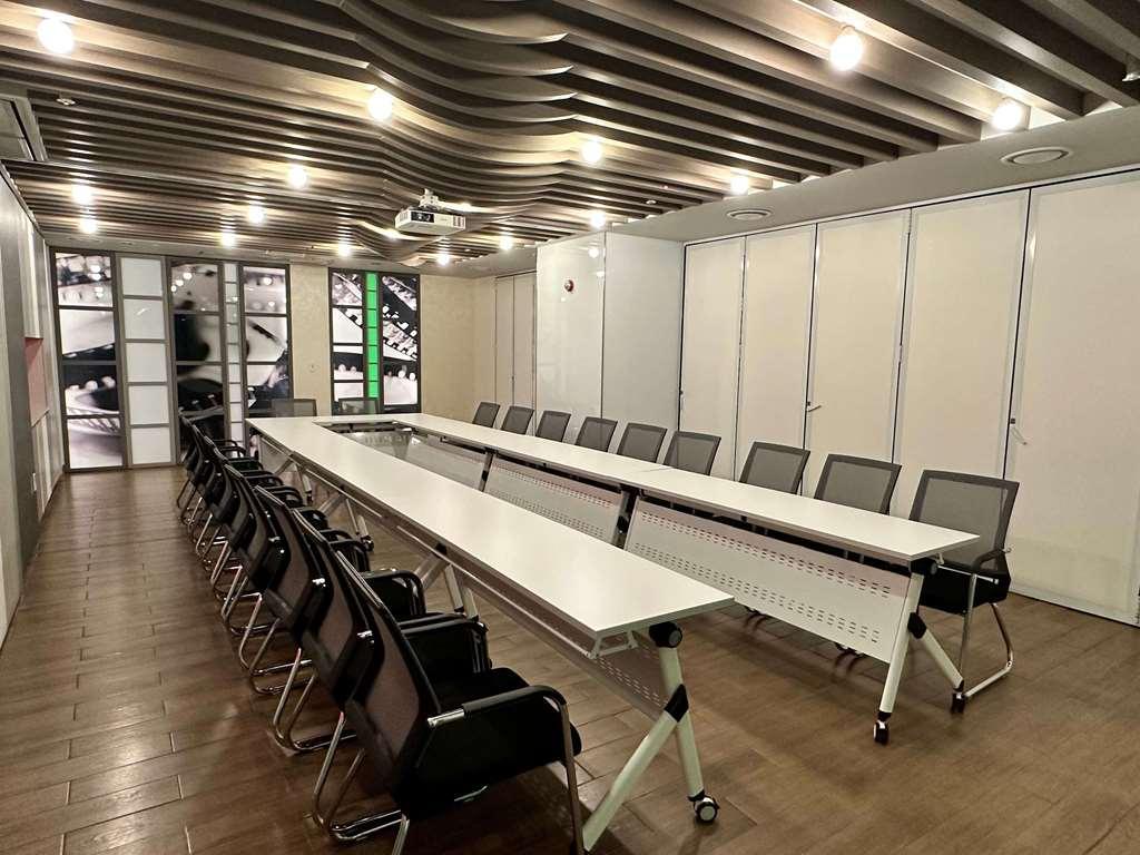 Hotel Ibis Styles Ambassador Myeong-dong 4*