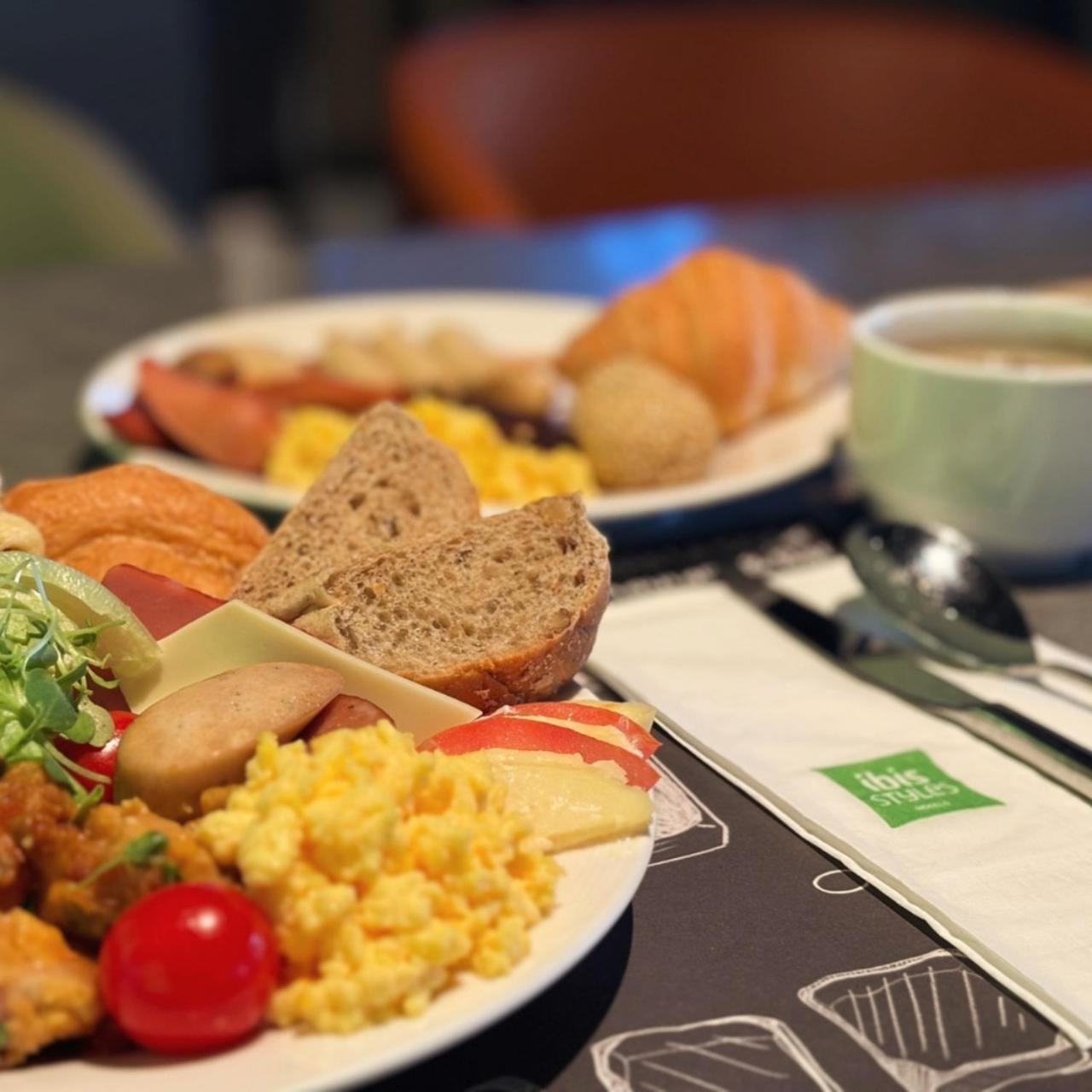 Hotel Ibis Styles Ambassador Myeong-dong 4*